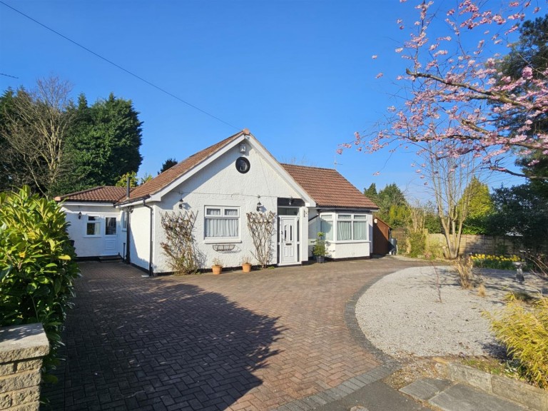 Firs Grove, Gatley
