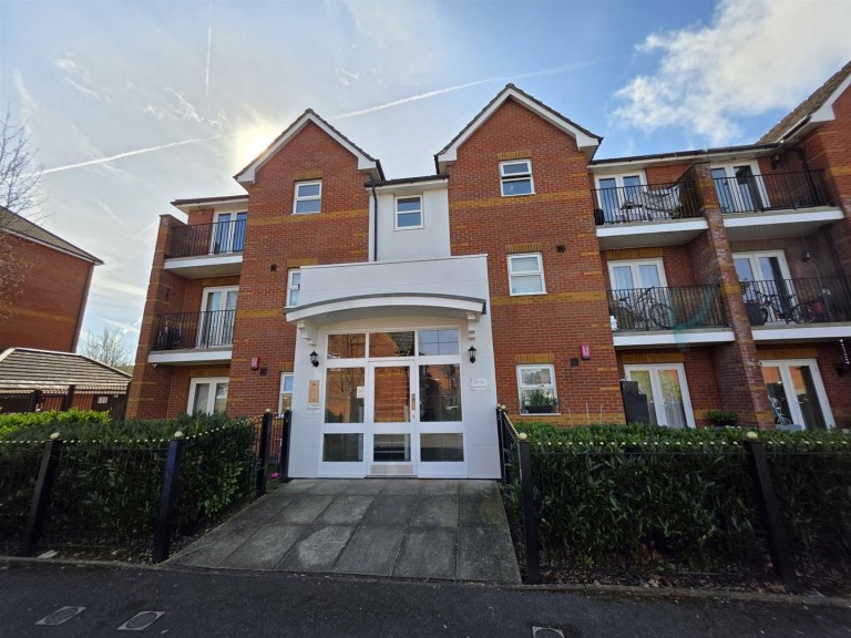 Oakcliffe Road, Baguley