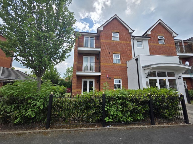 Oakcliffe Road, Baguley
