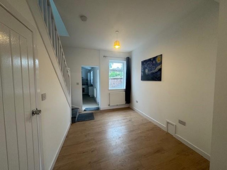 Windsor Avenue, Sale