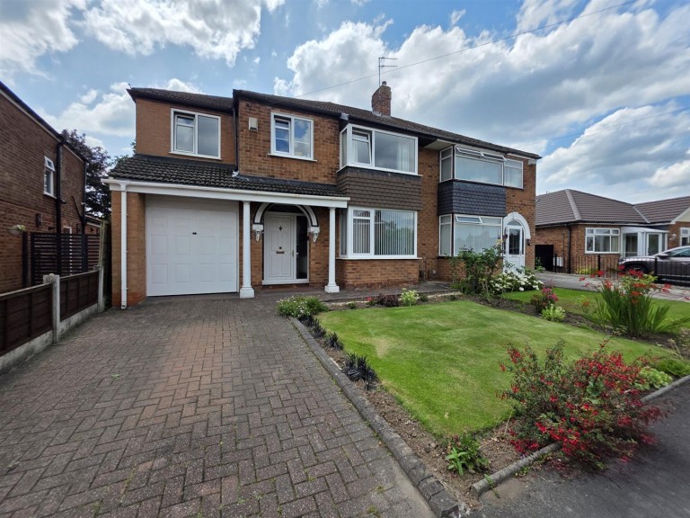 Mona Avenue, Heald Green