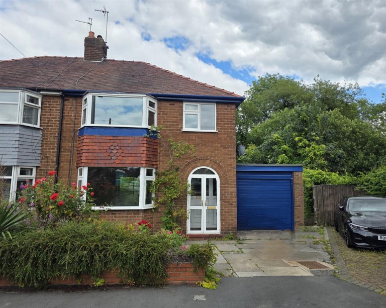 Pymgate Drive, Heald Green