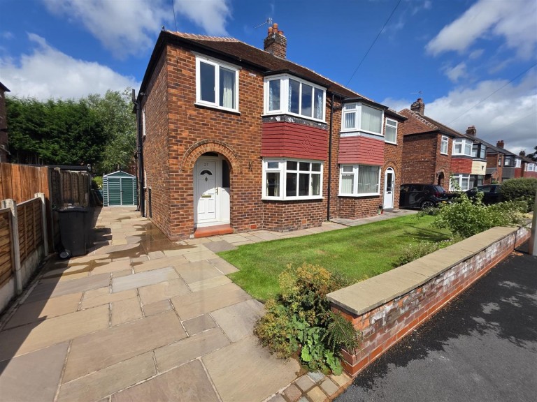 Davies Avenue, Heald Green