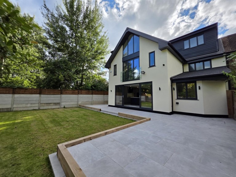 Beech Avenue, Gatley