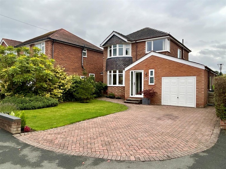 New Hall Avenue, Heald Green