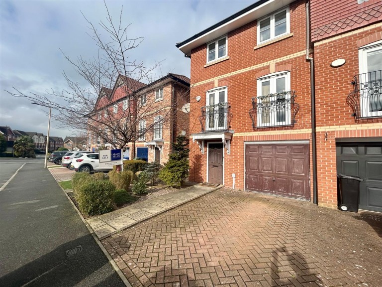 Lawnhurst Close, Cheadle Hulme