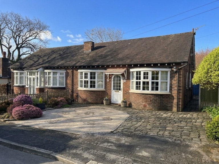 Falls Grove, Heald Green