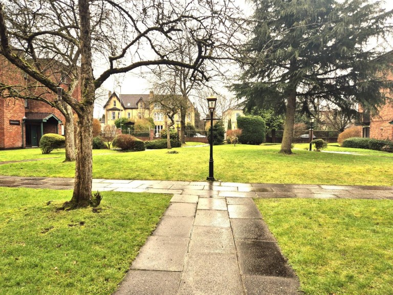 Wilmslow Road, Manchester