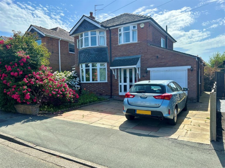 New Hall Avenue, Heald Green