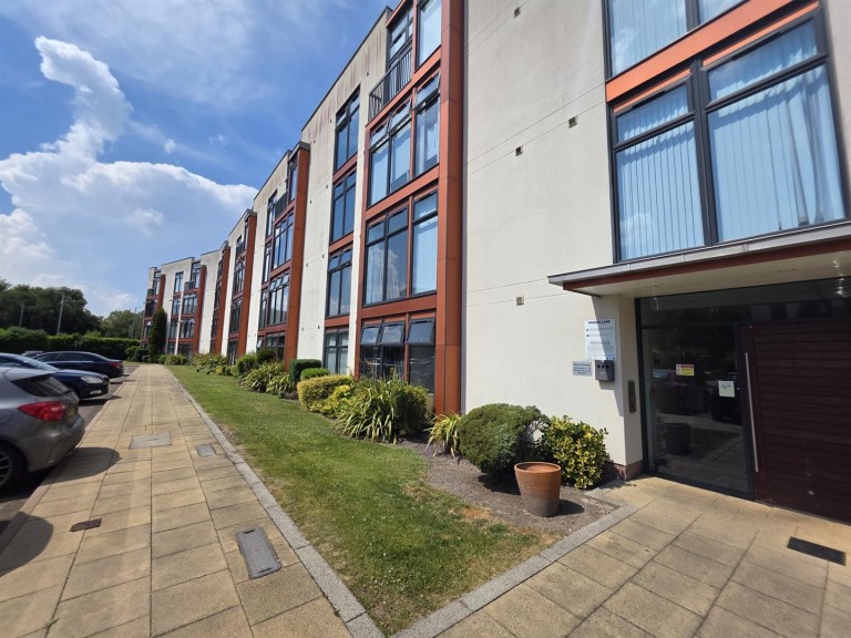 Lauriston Close, Manchester