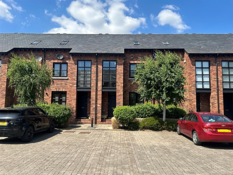 Waterford Place, Heald Green